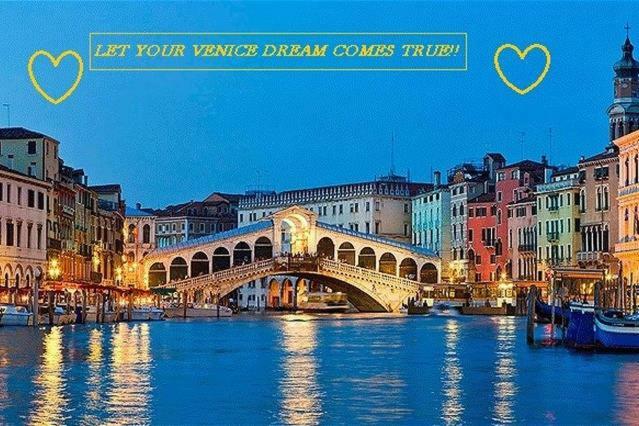 Key Location Near Palazzo Grassi Venecia