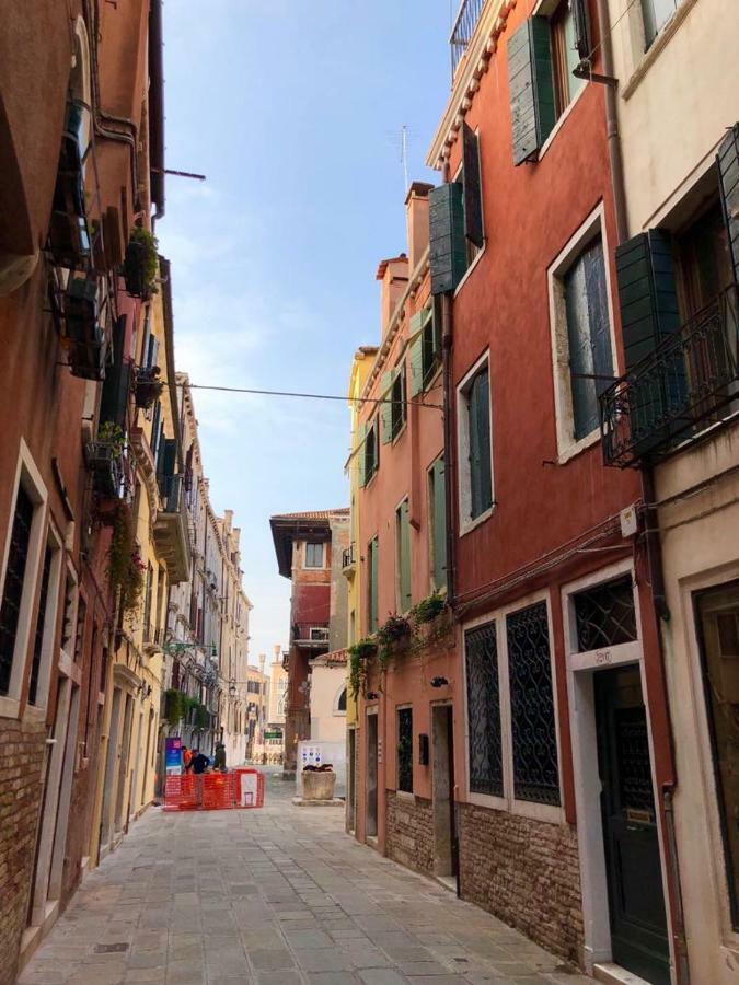 Key Location Near Palazzo Grassi * Venecia
